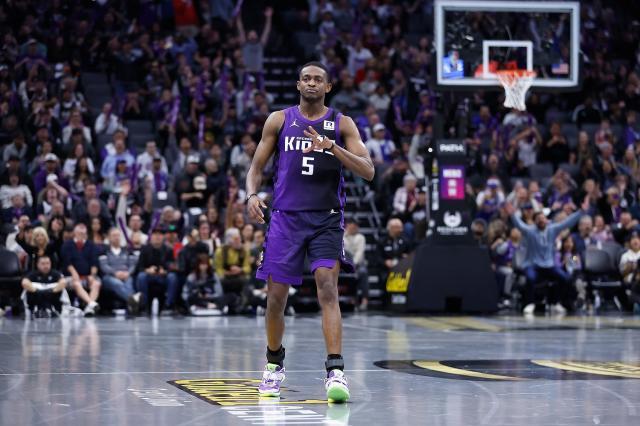 福克斯联手文班？国王濒临解体 马刺挥出全力一击