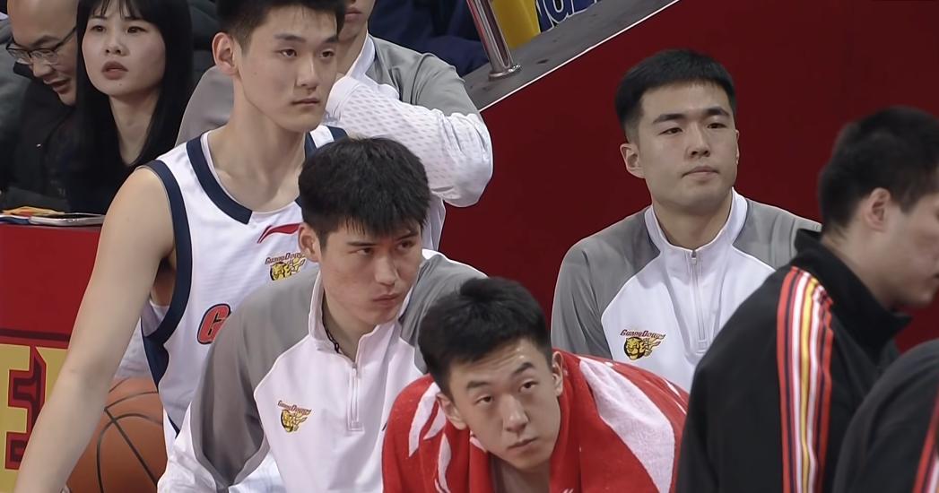 开云体育-21分胜吉林！奎因打爽了徐杰复活了，有2件事却让杜锋高兴不起来